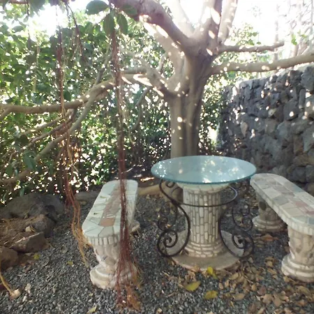 Dammusi Bernardo * Pantelleria