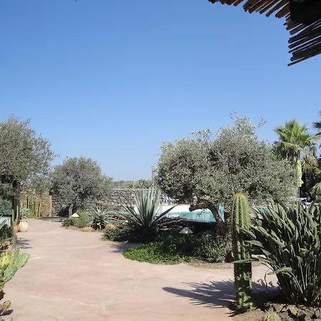 Holiday home Dammusi Bernardo